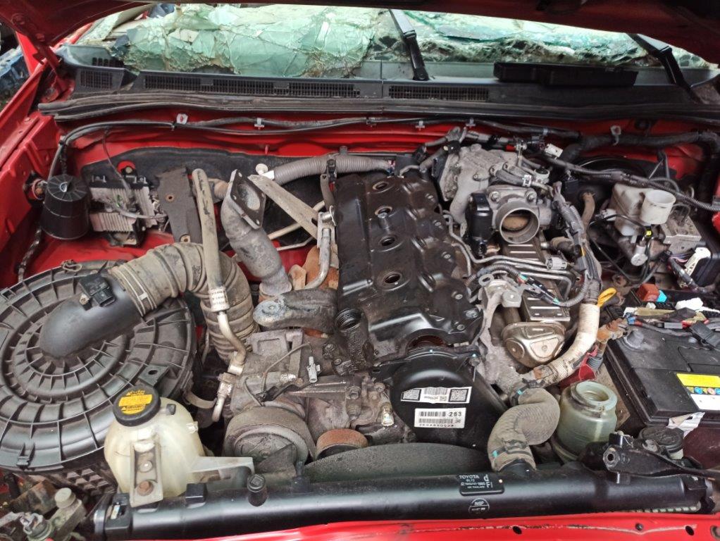  Toyota HILUX 2015    EN DESARME